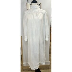Beulah Style  DC 3410 Midi Dress White Embroidered lace Zipper‎ On The Sleeve